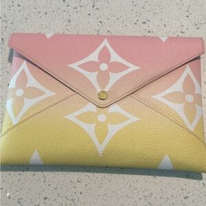 Louis Vuitton Clutch